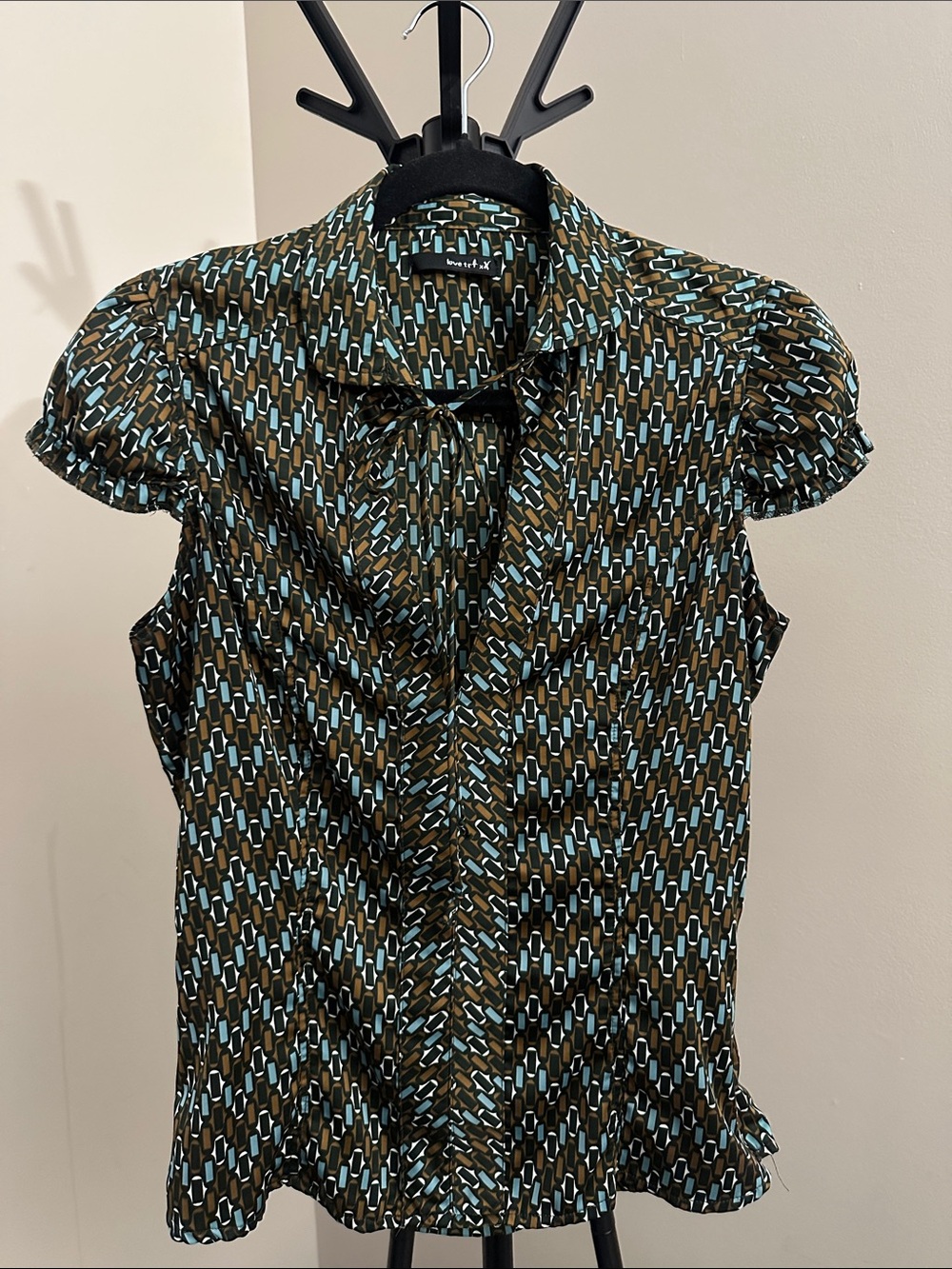 Love Tree Brown and Teal Geometric Puff-Sleeve Blouse